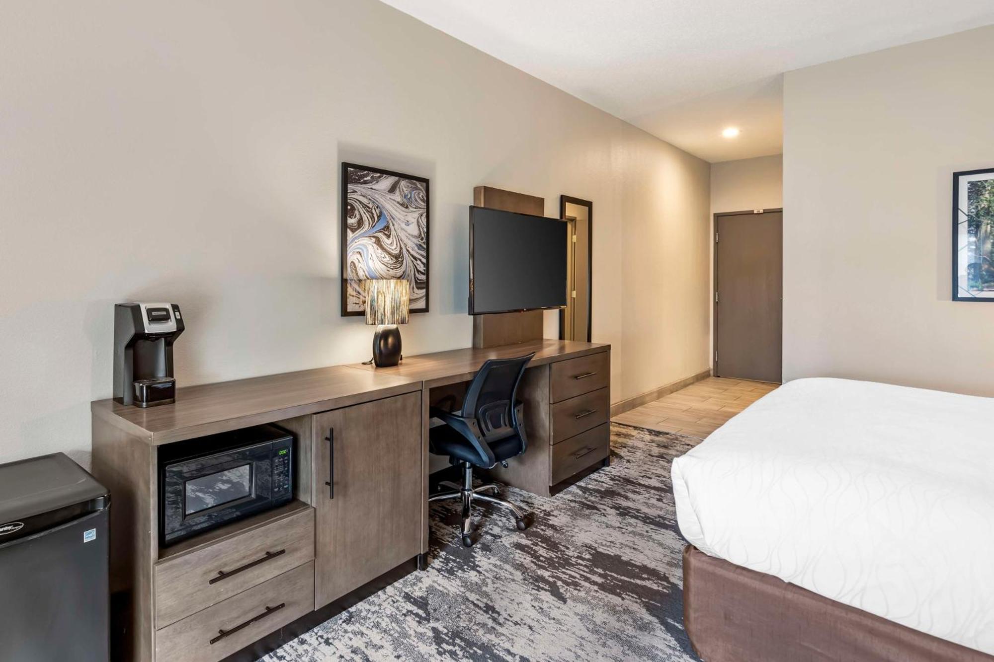 Best Western Plus Bourbonnais Hotel & Suites Экстерьер фото
