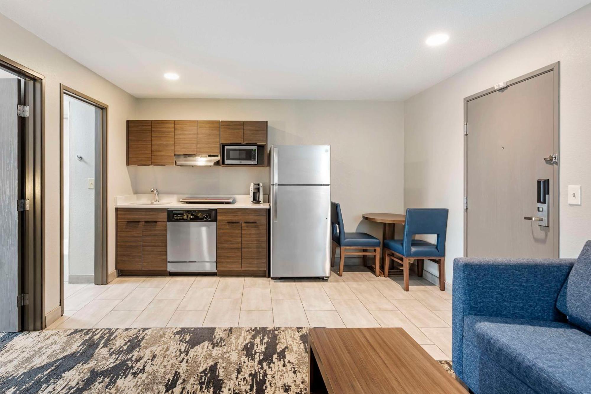 Best Western Plus Bourbonnais Hotel & Suites Экстерьер фото