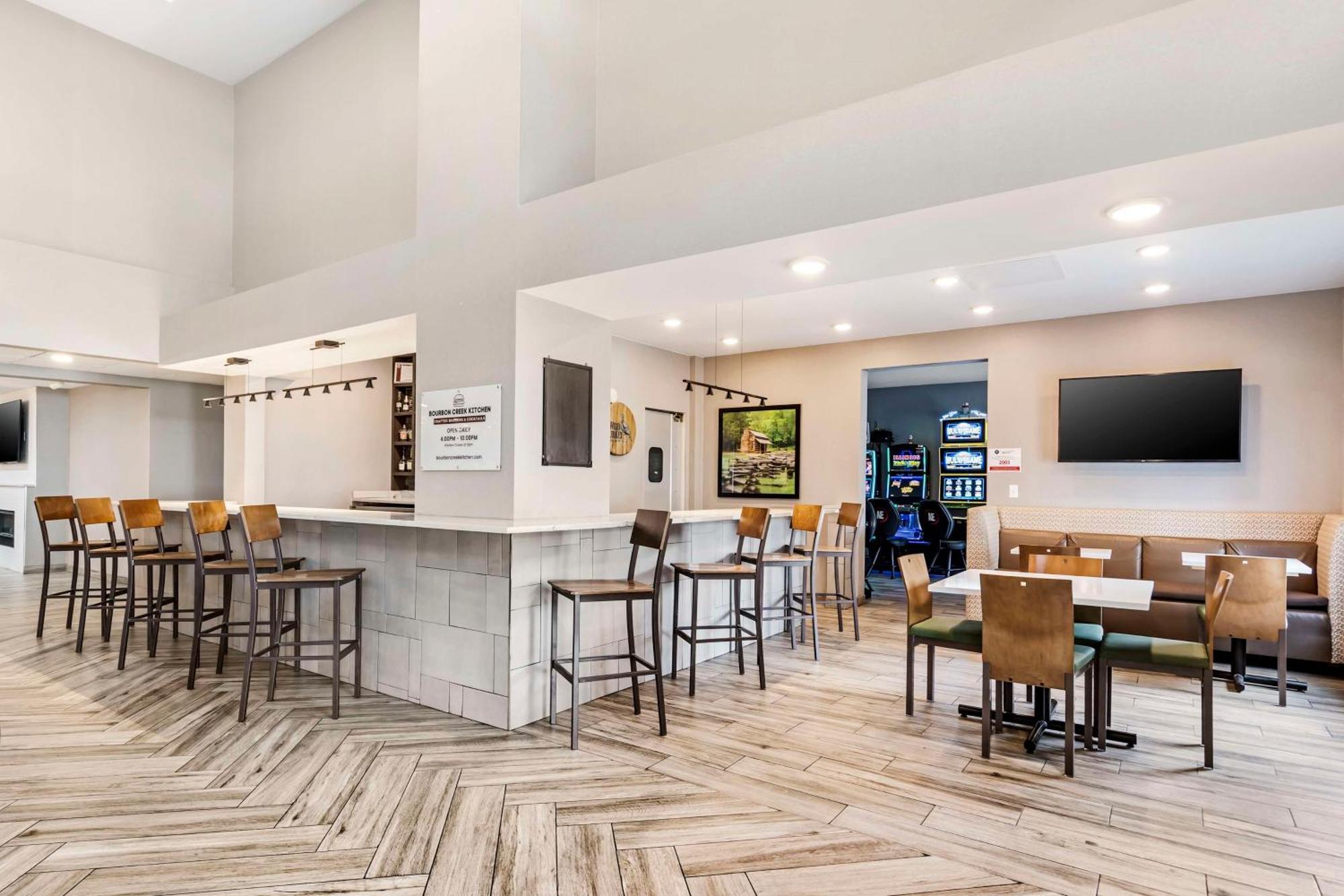 Best Western Plus Bourbonnais Hotel & Suites Экстерьер фото