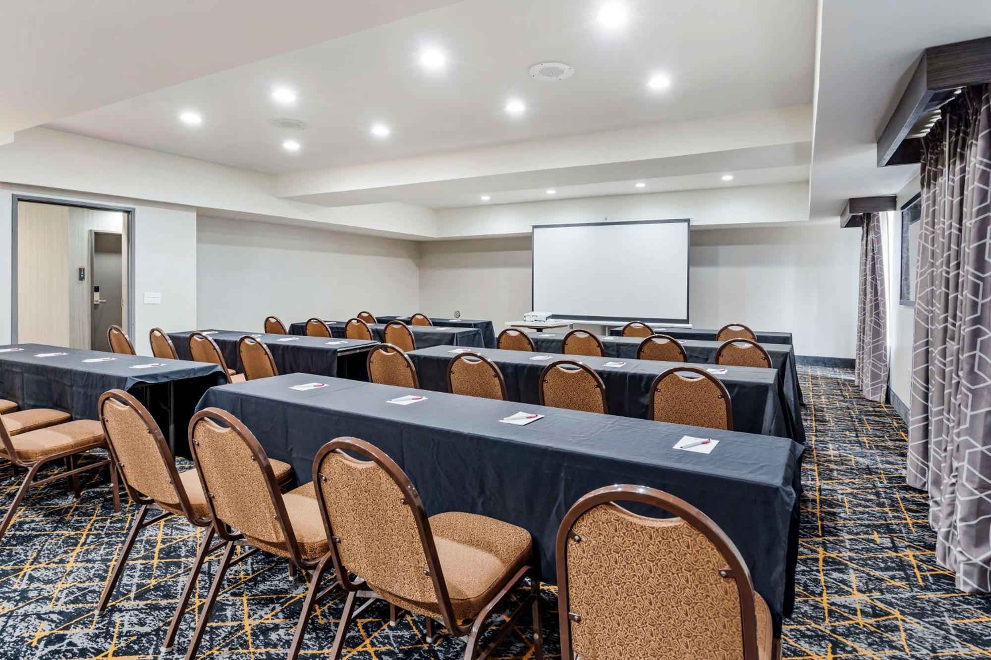 Best Western Plus Bourbonnais Hotel & Suites Экстерьер фото