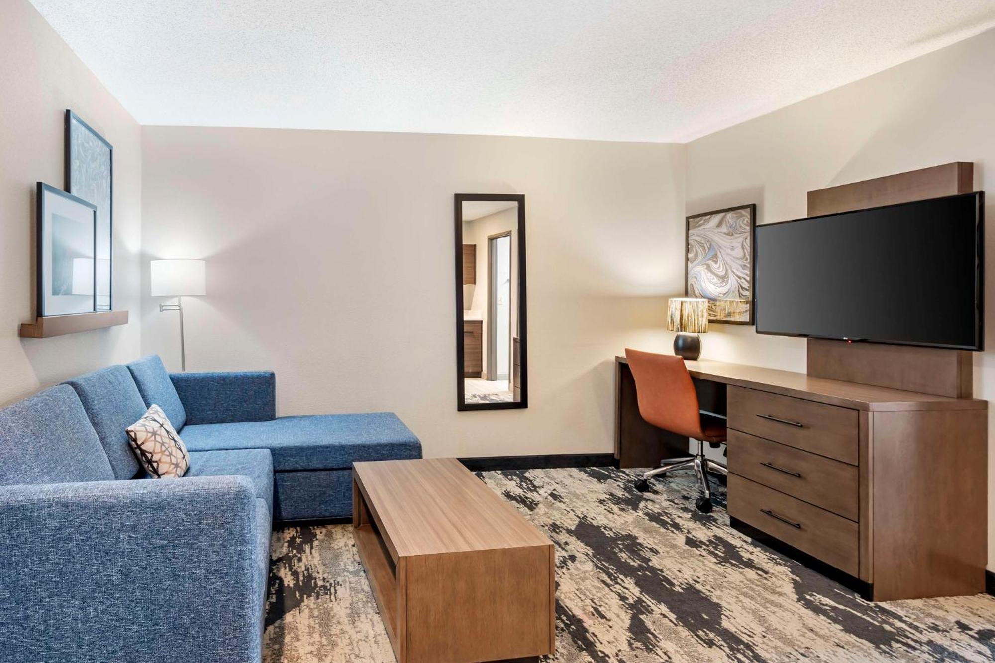 Best Western Plus Bourbonnais Hotel & Suites Экстерьер фото
